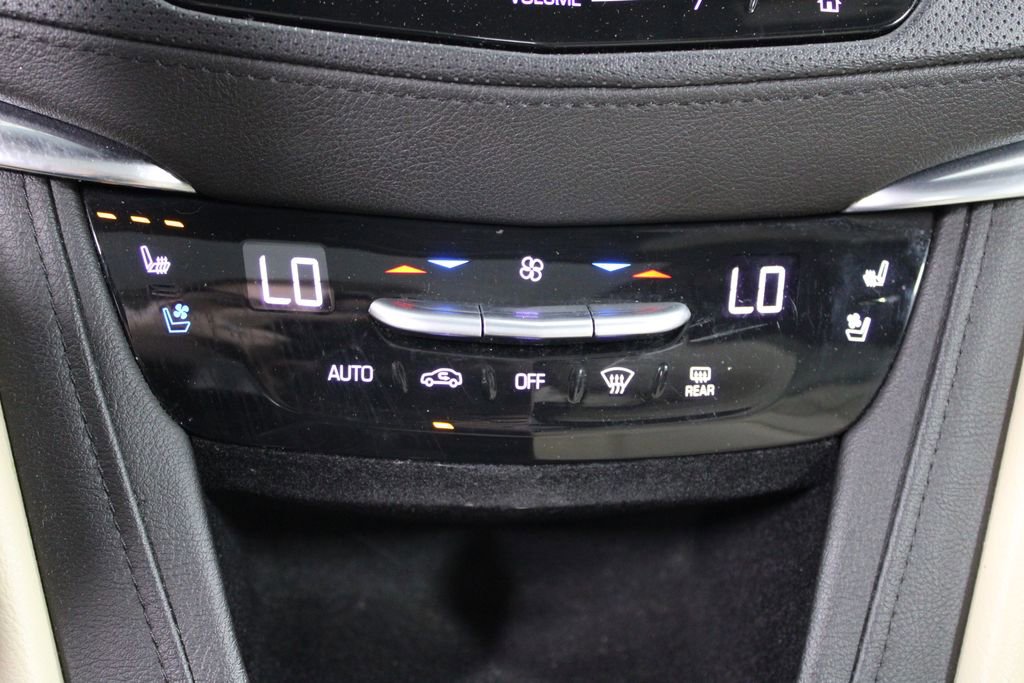 Used 2018 Cadillac XT5 Premium Luxury FWD image 46