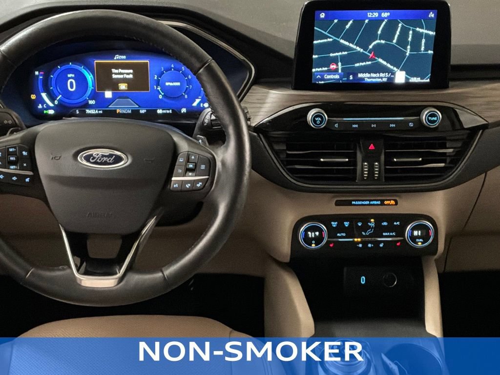Certified 2020 Ford Escape Titanium AWD/4WD image 19