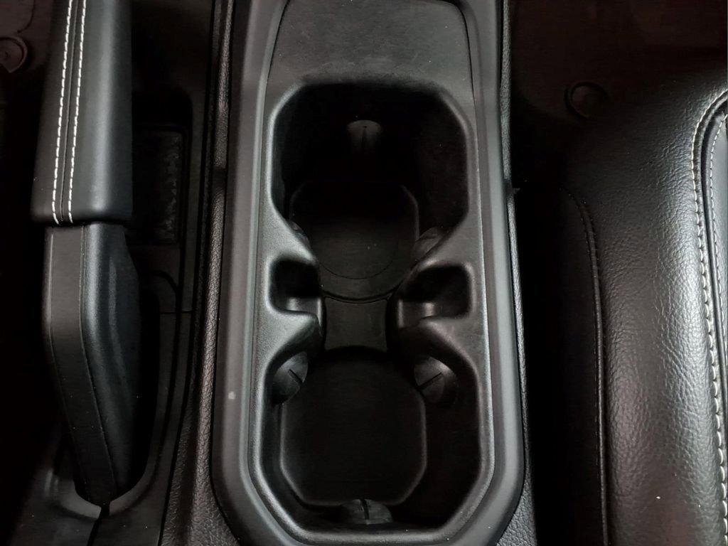 Used 2023 Jeep Wrangler Unlimited Sahara w/ Cold Weather Group AWD/4WD image 14