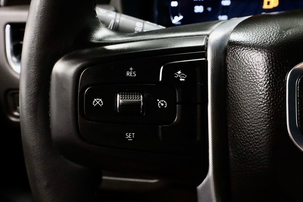 Used 2024 GMC Yukon XL SLE image 27