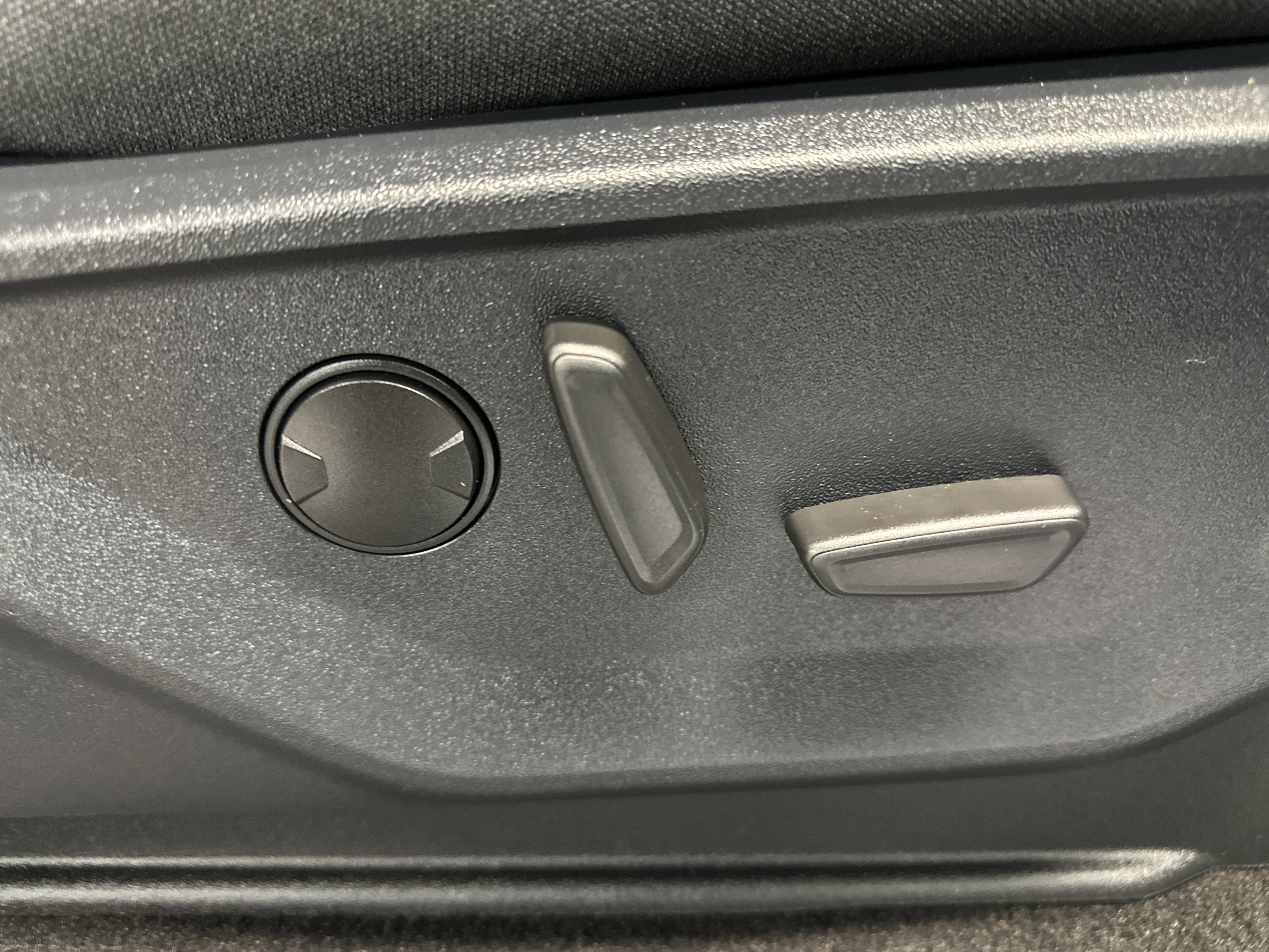 Certified 2023 Ford F150 XLT w/ Equipment Group 302A High image 26