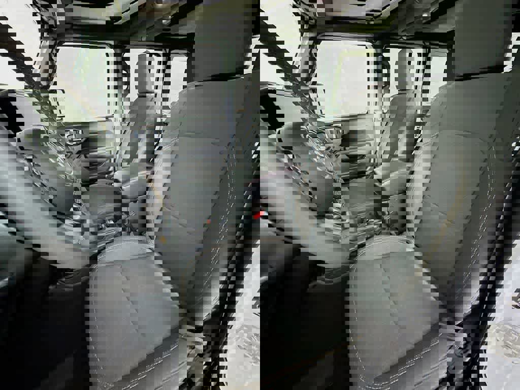 Used 2024 Jeep Wrangler Willys image 15