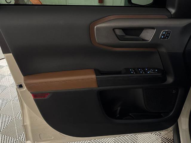 Certified 2025 Ford Bronco Sport Outer Banks w/ Outer Banks Tech Package+ AWD/4WD image 15