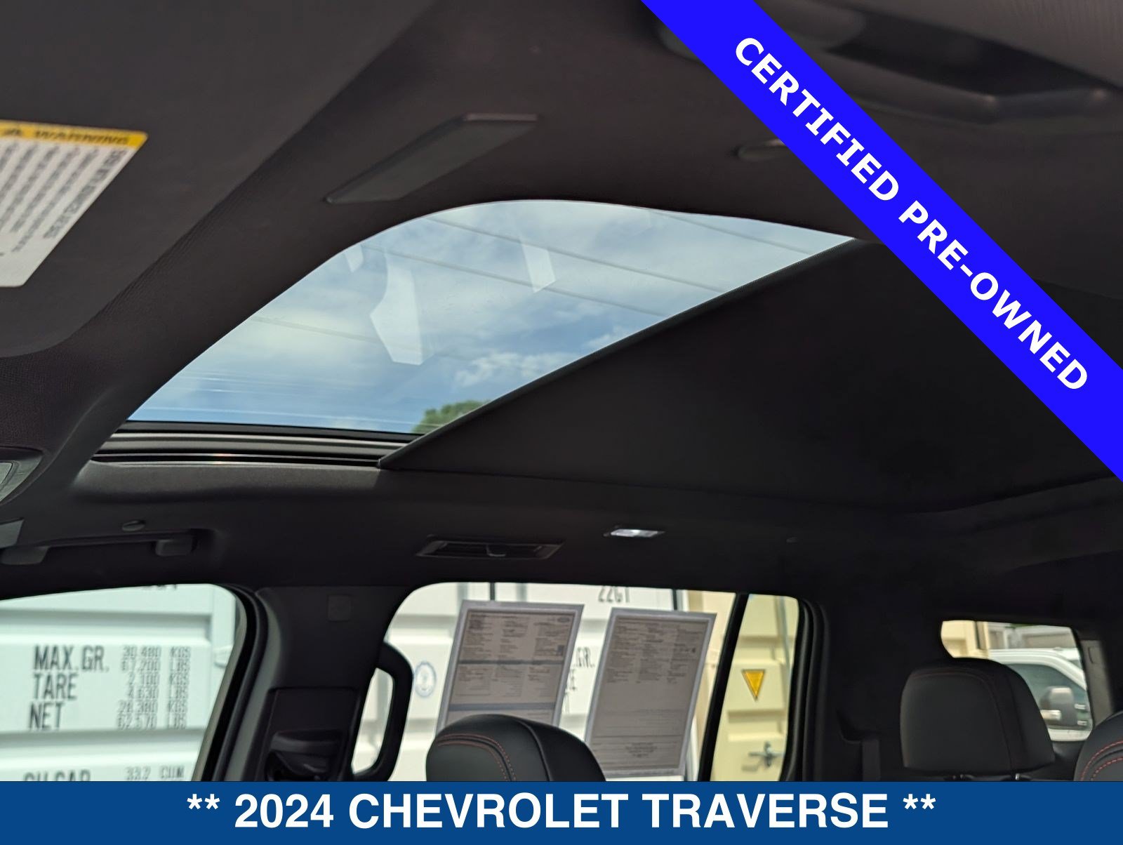 Used 2024 Chevrolet Traverse RS FWD image 27