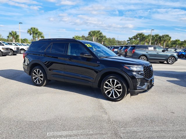 Certified 2025 Ford Explorer ST-Line image 7