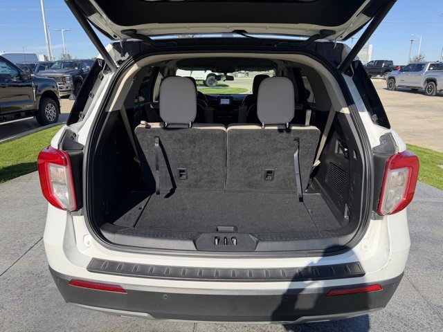 Certified 2020 Ford Explorer XLT w/ Equipment Group 202A image 8