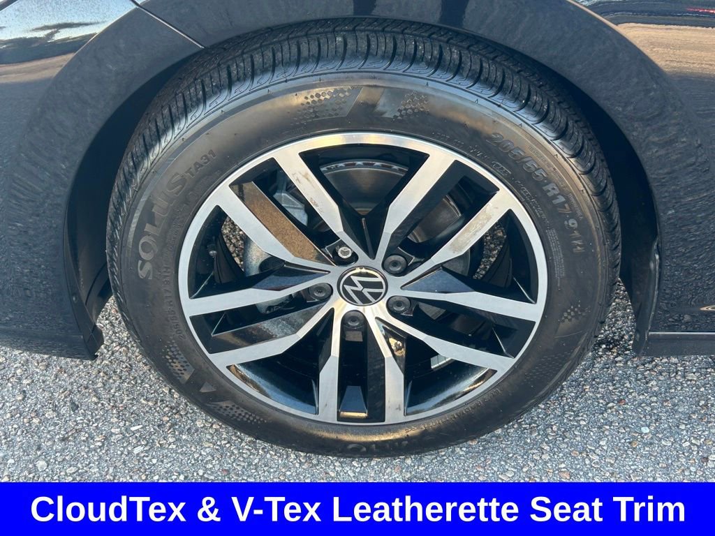 Used 2025 Volkswagen Jetta SE image 15