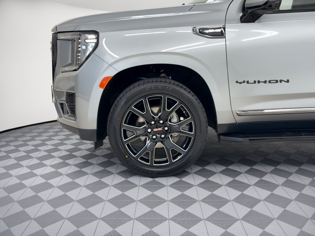 Used 2023 GMC Yukon SLT w/ SLT Luxury Package RWD image 13