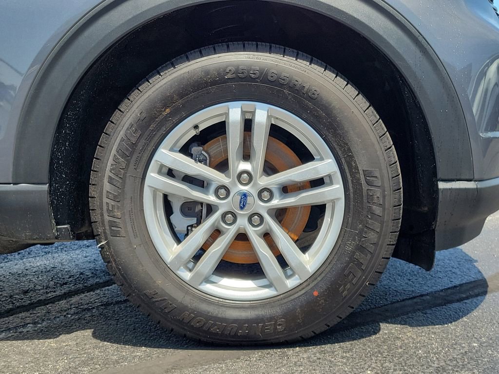 Certified 2022 Ford Explorer XLT w/ Equipment Group 202A AWD/4WD image 9