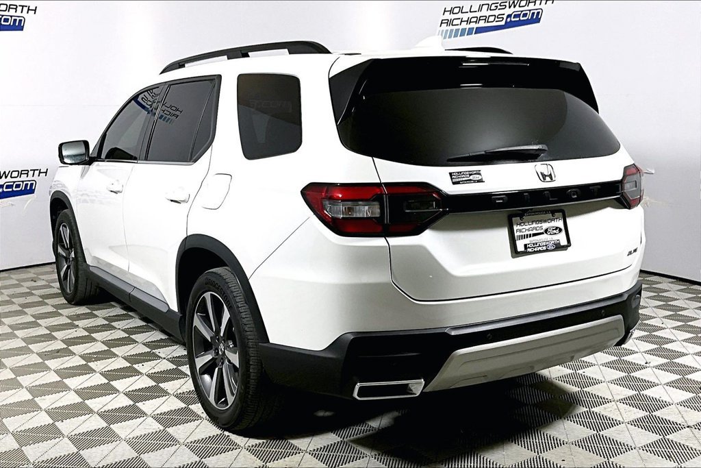 Used 2025 Honda Pilot Elite image 8