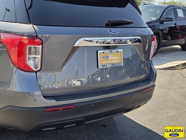 Certified 2024 Ford Explorer XLT RWD image 6