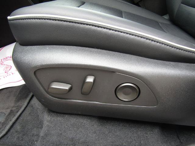 Used 2025 Buick Enclave Sport Touring AWD/4WD image 14