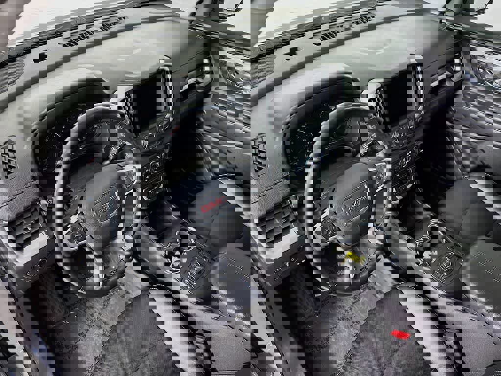 Used 2023 GMC Terrain SLT image 9