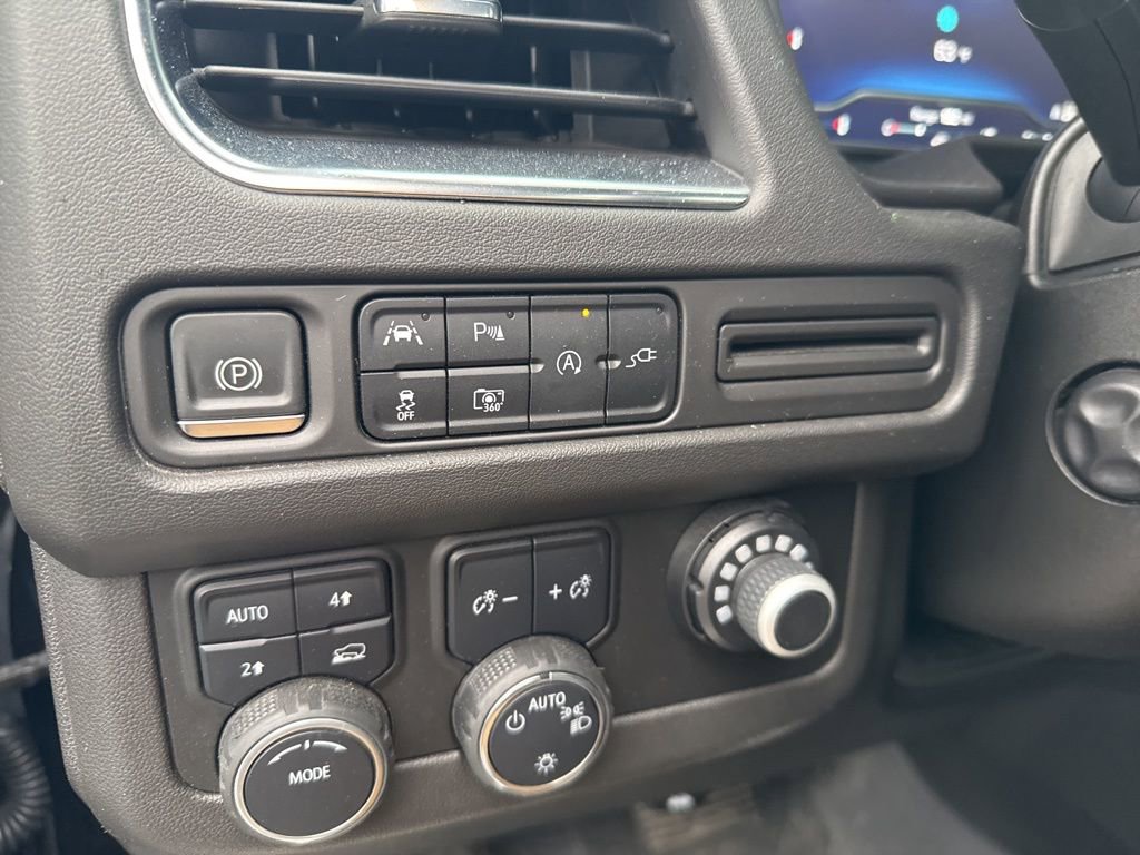 Used 2022 Chevrolet Suburban RST w/ Luxury Package image 14