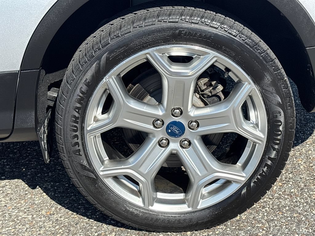 Certified 2019 Ford Escape Titanium AWD/4WD image 24