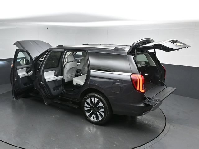 Certified 2025 Ford Expedition Platinum w/ Driver's Package AWD/4WD image 57