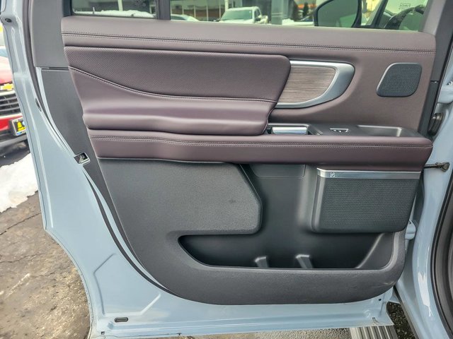 Certified 2025 Ford Expedition Max Platinum w/ Platinum Ultimate Package image 27