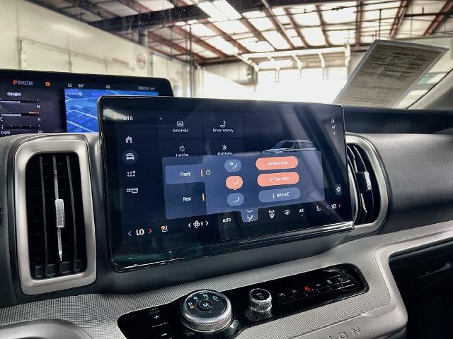 Certified 2025 Ford Expedition Active AWD/4WD image 39