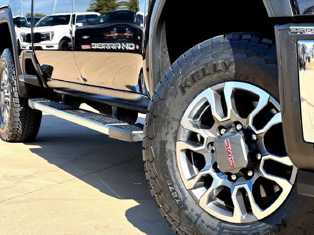 Used 2024 GMC Sierra 2500 SLT w/ SLT Premium Package AWD/4WD image 7