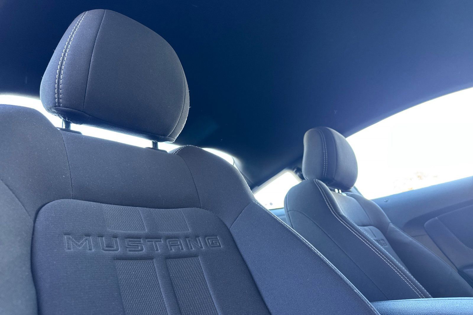 Certified 2018 Ford Mustang Coupe w/ Black Accent Pkg image 17