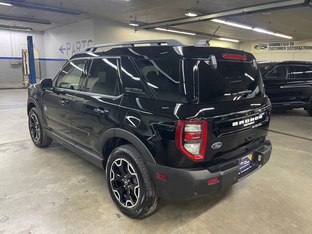Certified 2025 Ford Bronco Sport Outer Banks w/ Outer Banks Tech Package+ AWD/4WD image 3
