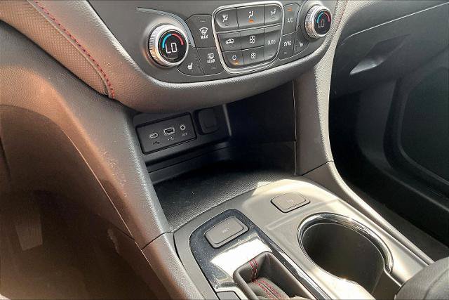 Used 2023 Chevrolet Equinox RS AWD/4WD image 32