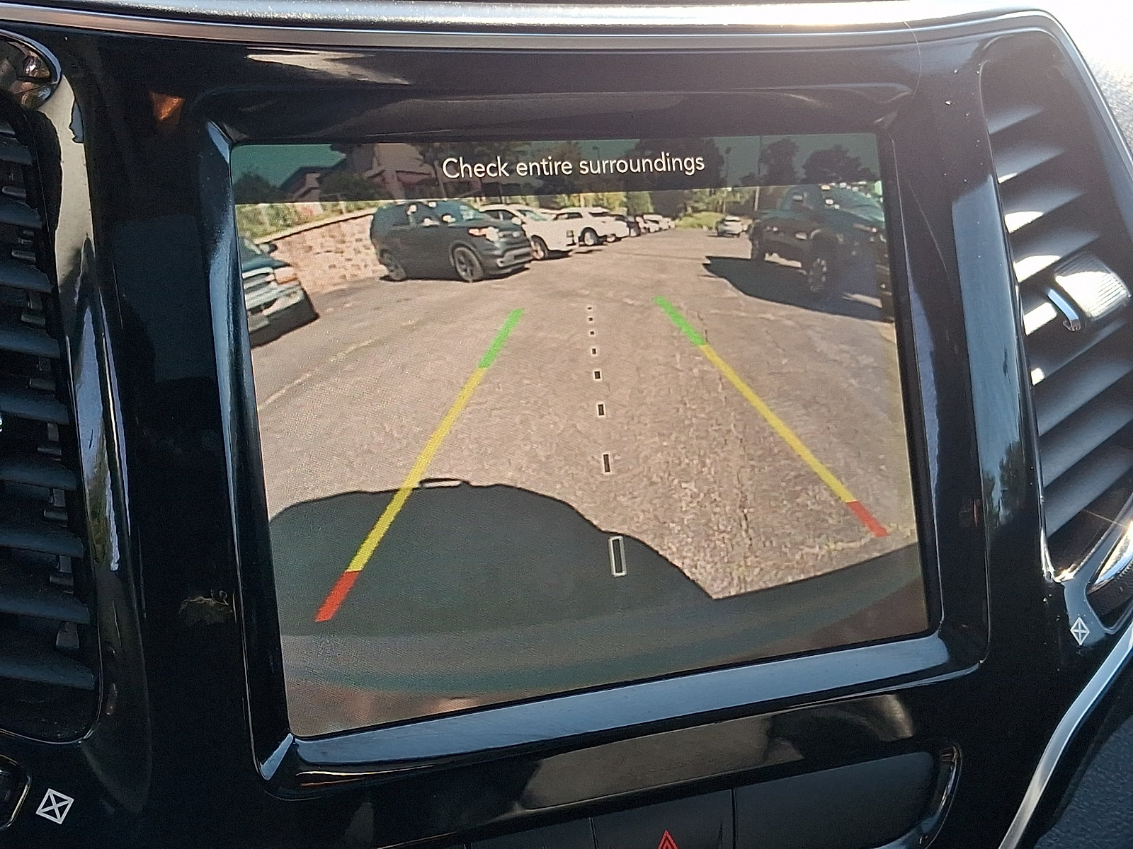 Used 2019 Jeep Cherokee Limited AWD/4WD image 19