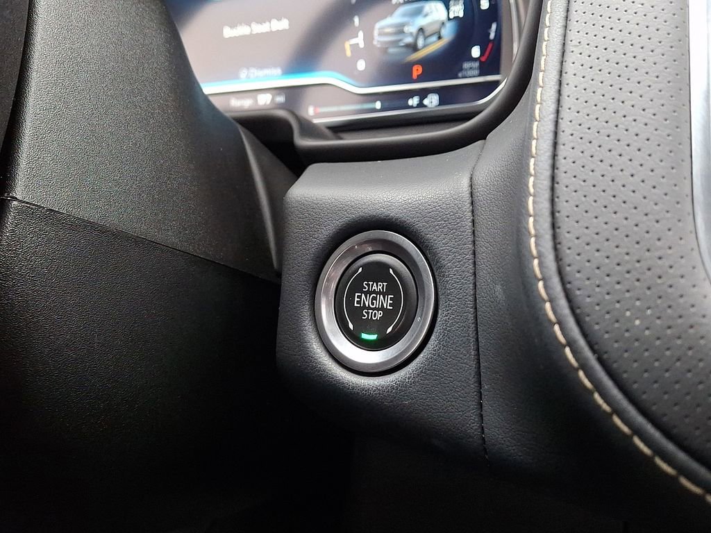 Used 2023 Chevrolet Tahoe Premier w/ Advanced Technology Package image 28