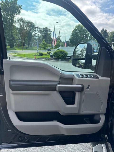 Certified 2022 Ford F250 XLT w/ Black Appearance Package AWD/4WD image 16