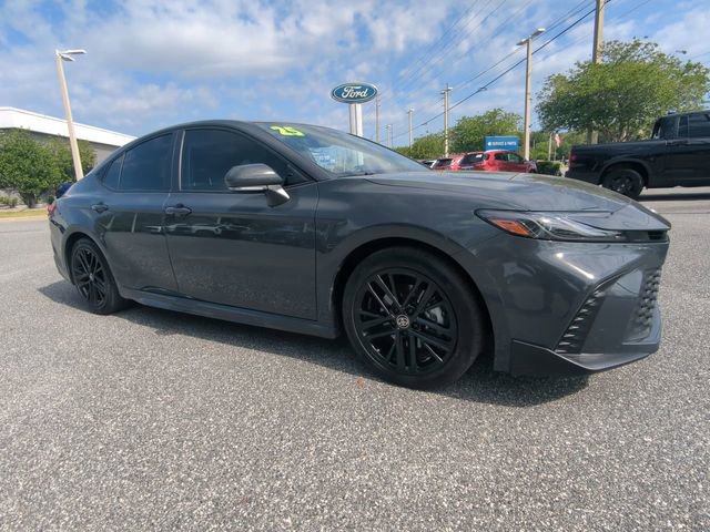 Used 2025 Toyota Camry SE w/ Multimedia Upgrade Package image 8