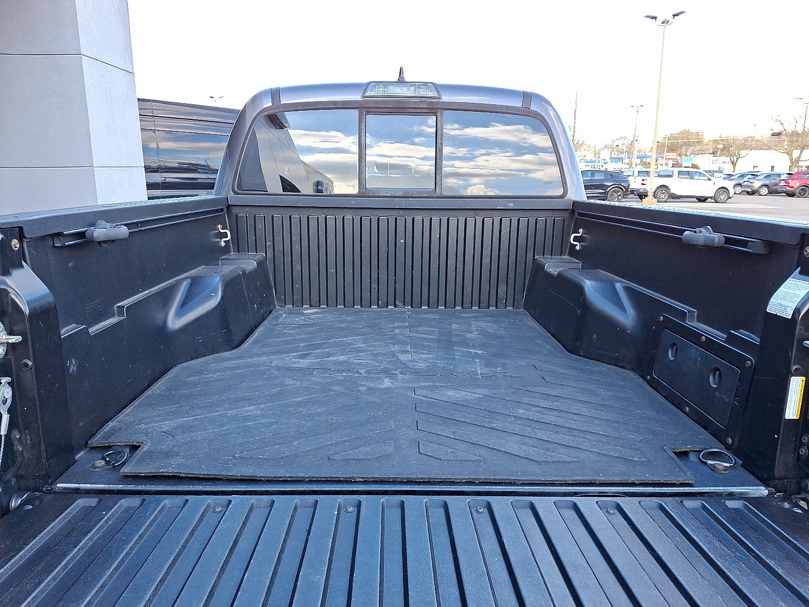 Used 2019 Toyota Tacoma SR image 29
