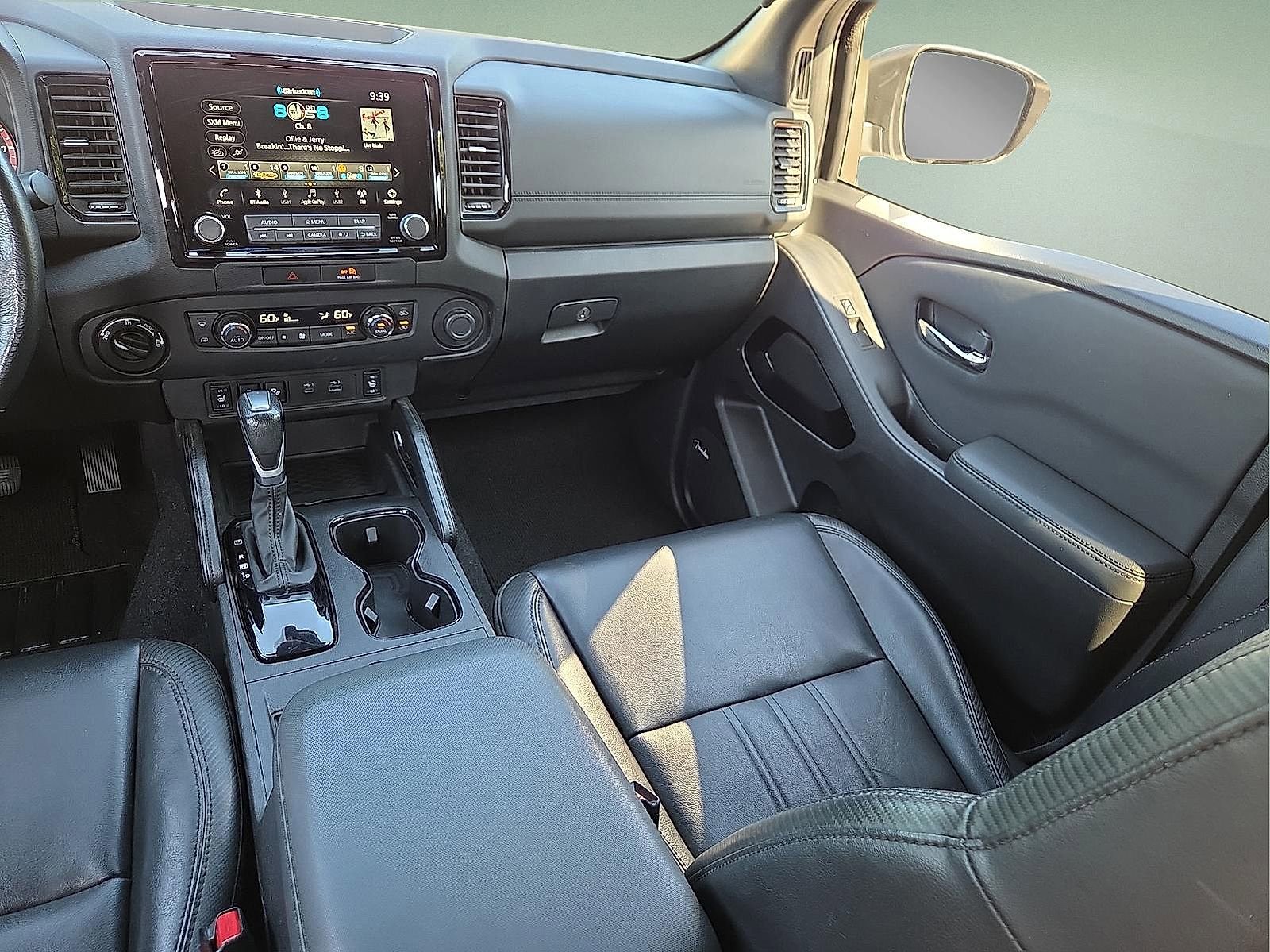 Used 2022 Nissan Frontier PRO-4X w/ Pro-4X Premium Package AWD/4WD image 12
