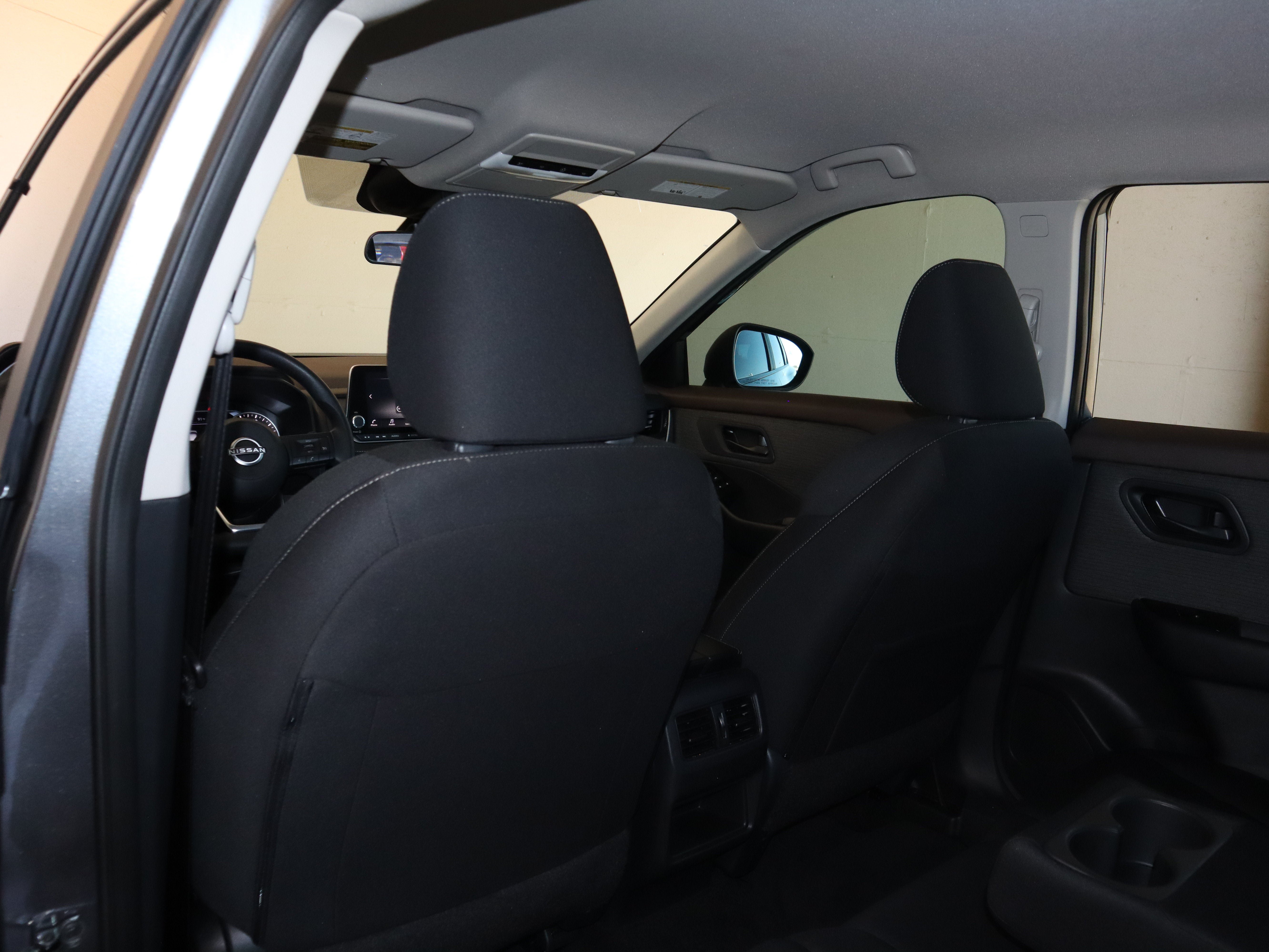 Used 2023 Nissan Rogue S AWD/4WD image 32
