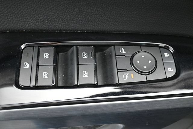 Used 2025 Nissan Pathfinder SL FWD image 14