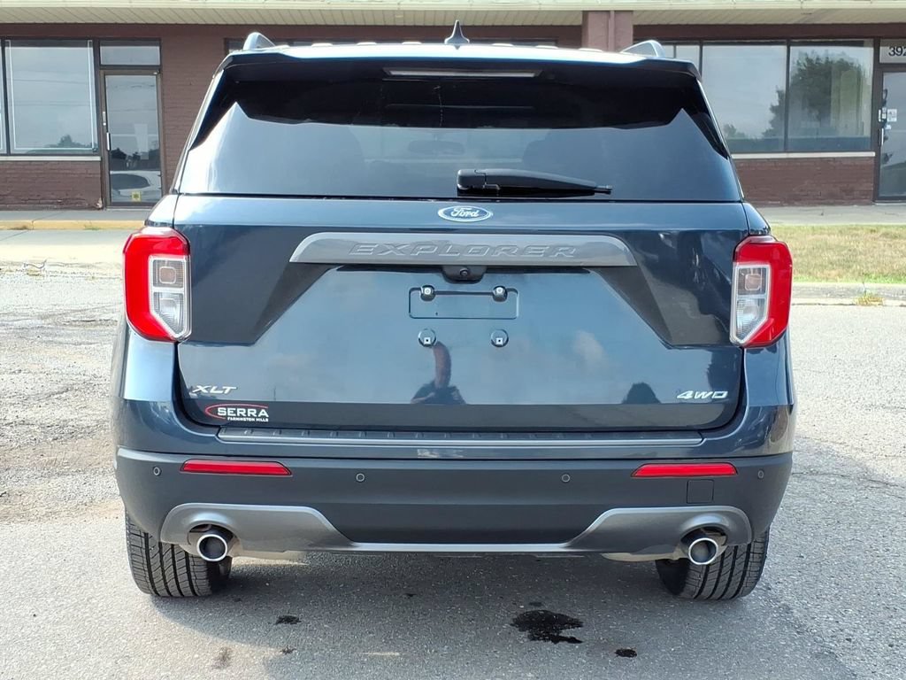 Certified 2023 Ford Explorer XLT w/ Equipment Group 202A AWD/4WD image 4