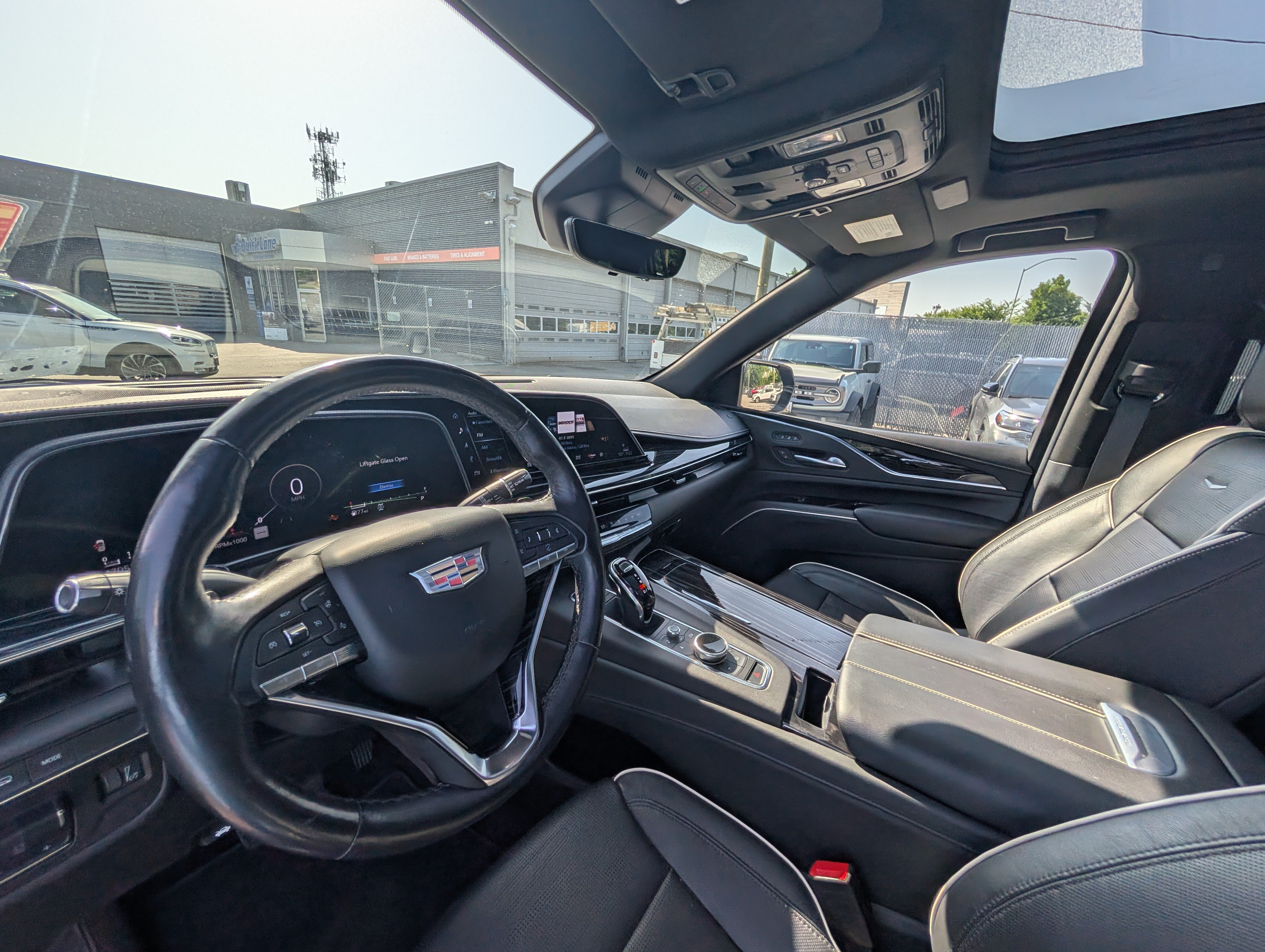 Used 2022 Cadillac Escalade ESV Sport AWD/4WD image 19