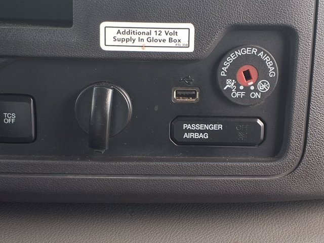 Certified 2022 Ford E-350 and Econoline 350 Super Duty RWD image 9
