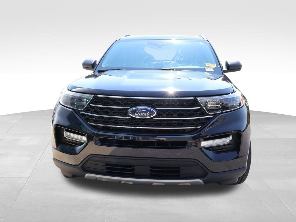 Certified 2021 Ford Explorer XLT w/ Equipment Group 202A AWD/4WD image 5