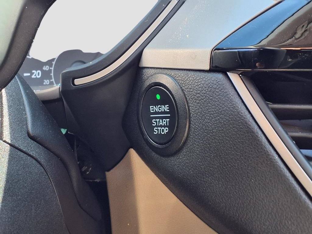Certified 2022 Ford Escape SEL AWD/4WD image 13