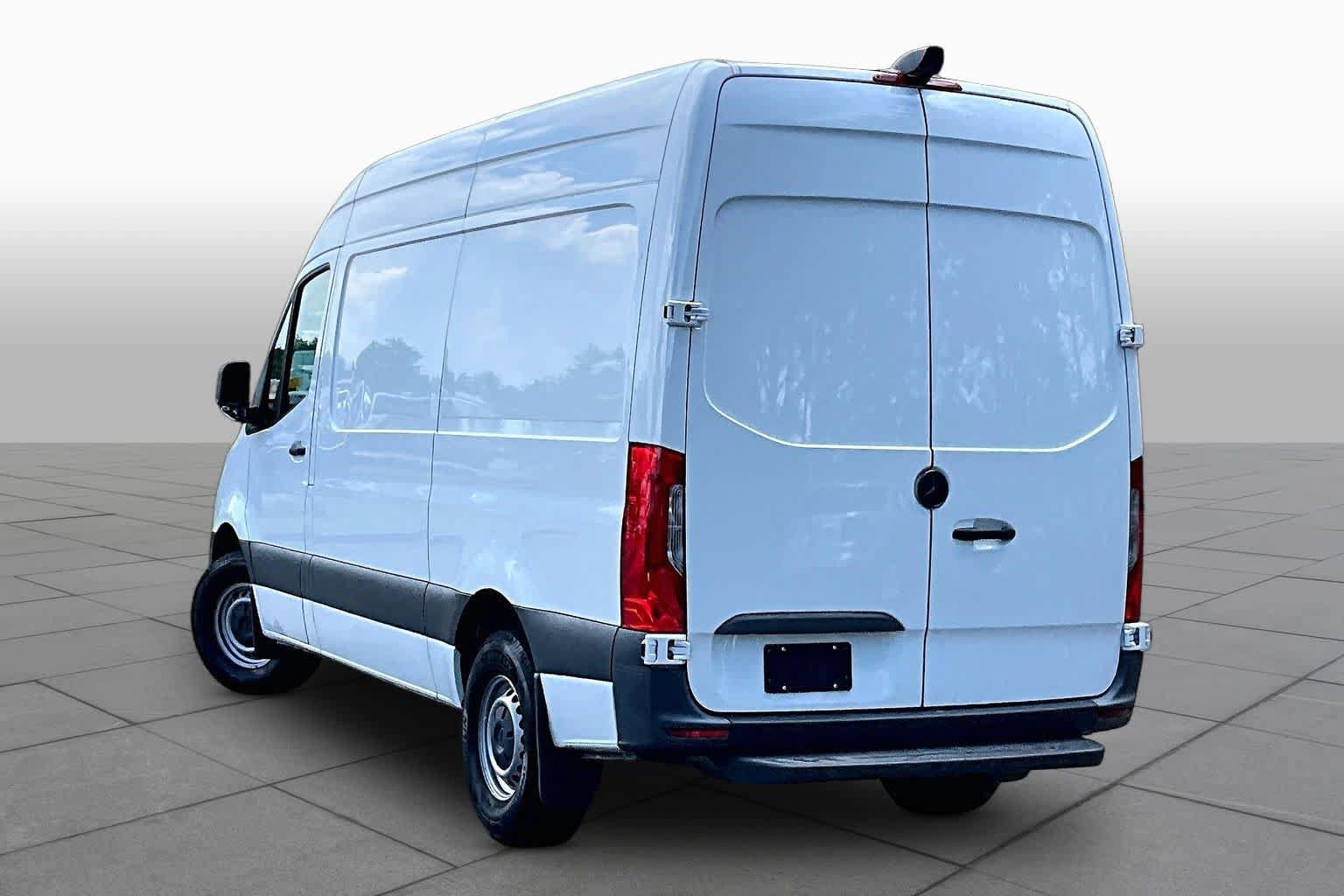 Used 2023 Mercedes-Benz Sprinter 2500 image 10
