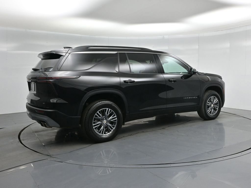 Used 2024 Chevrolet Traverse LT image 12