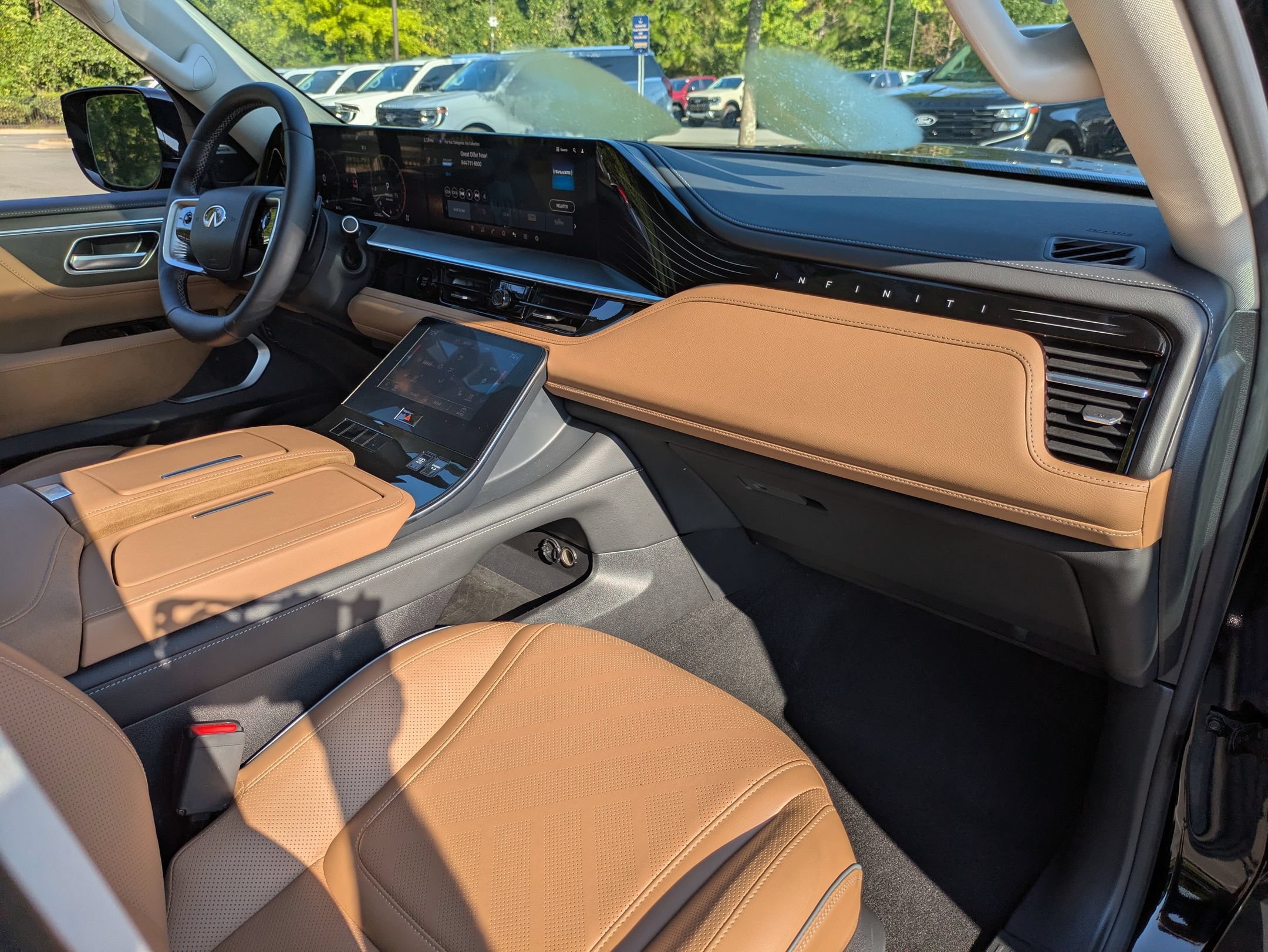 Used 2025 INFINITI QX80 Luxe AWD/4WD image 39