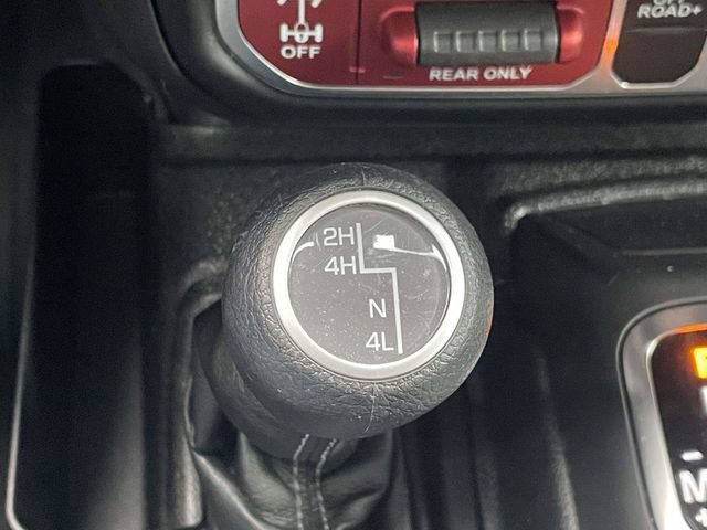 Used 2024 Jeep Gladiator Sport AWD/4WD image 15