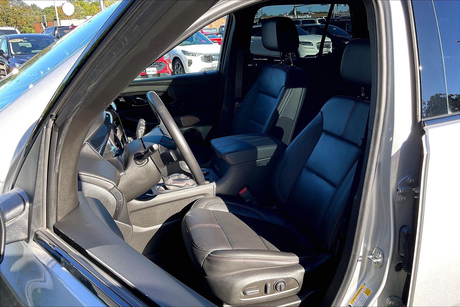 Used 2022 Chevrolet Traverse RS w/ LPO, Floor Liner Package AWD/4WD image 25