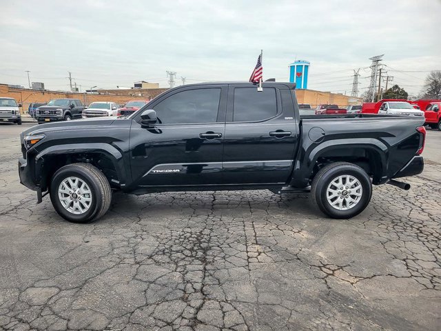 Used 2025 Toyota Tacoma SR5 image 3