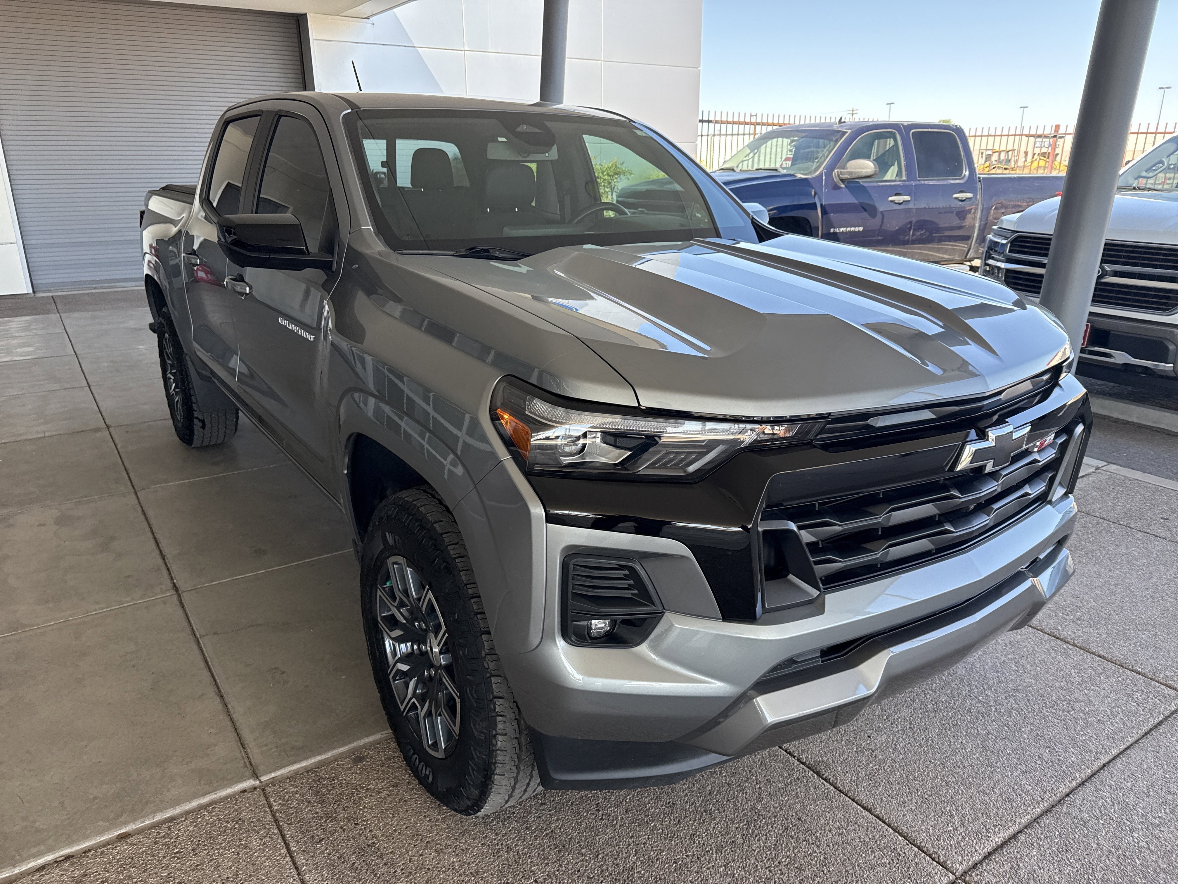 Used 2024 Chevrolet Colorado Z71 w/ Z71 Convenience Package 2 AWD/4WD image 3