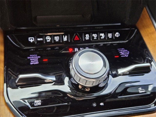 Used 2022 Jeep Grand Wagoneer Series III w/ Rear Seat Video Group 1 image 28