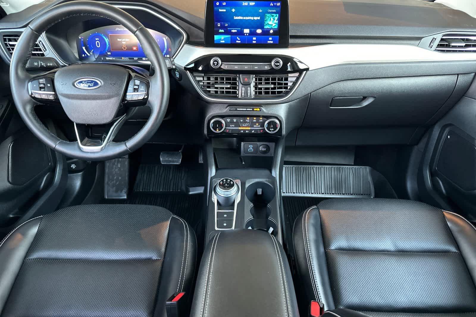 Certified 2022 Ford Escape SEL w/ Technology Package AWD/4WD image 3