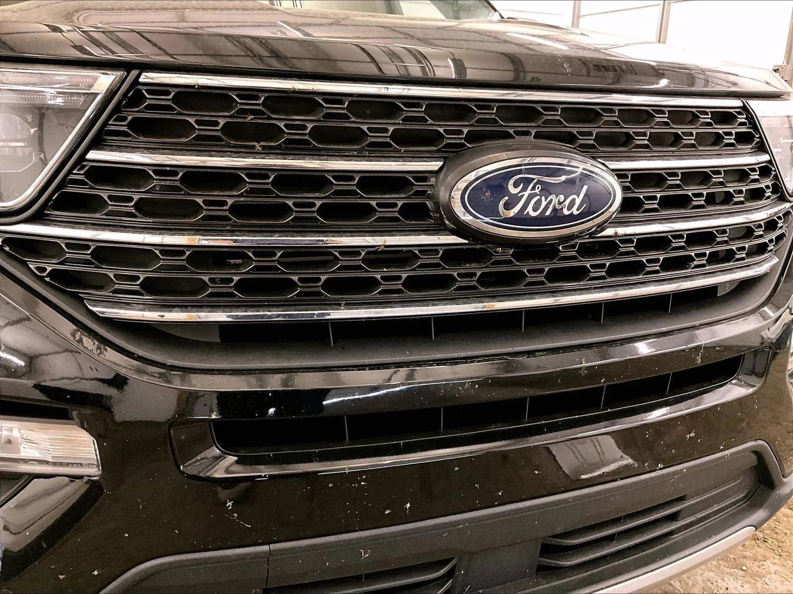 Certified 2022 Ford Explorer XLT w/ Equipment Group 202A AWD/4WD image 30