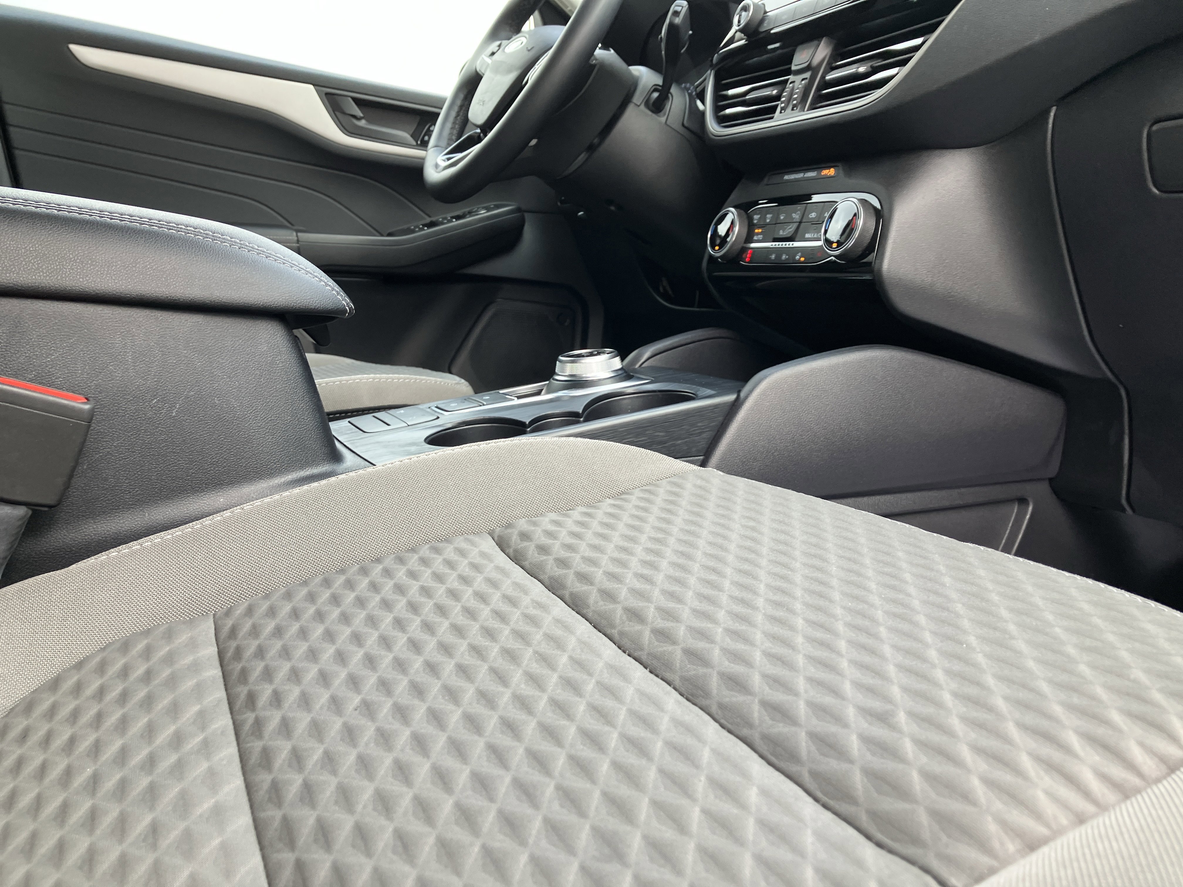 Certified 2022 Ford Escape SE w/ SE Sport Appearance Package image 19